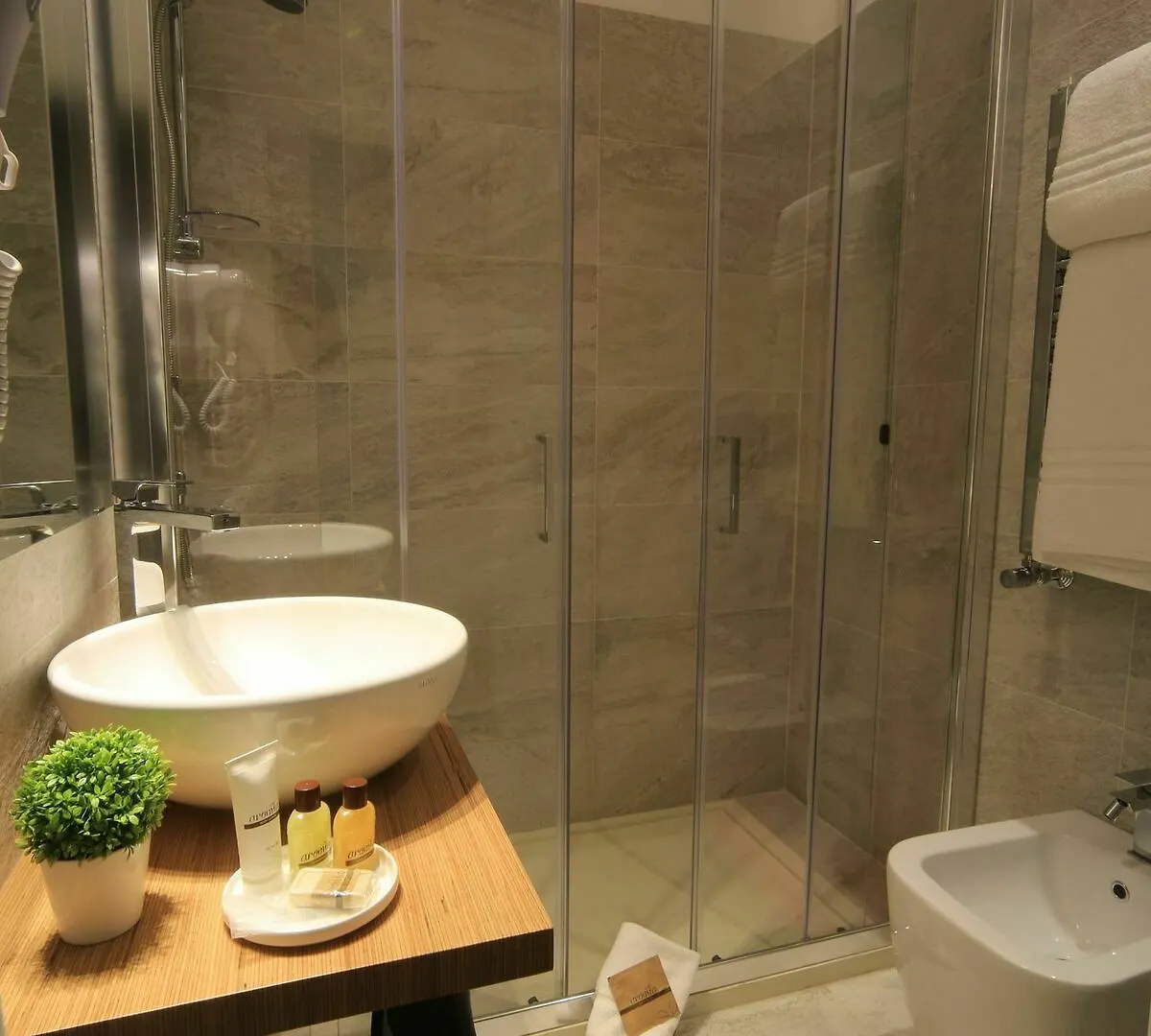 K Rooms Rome 2*,